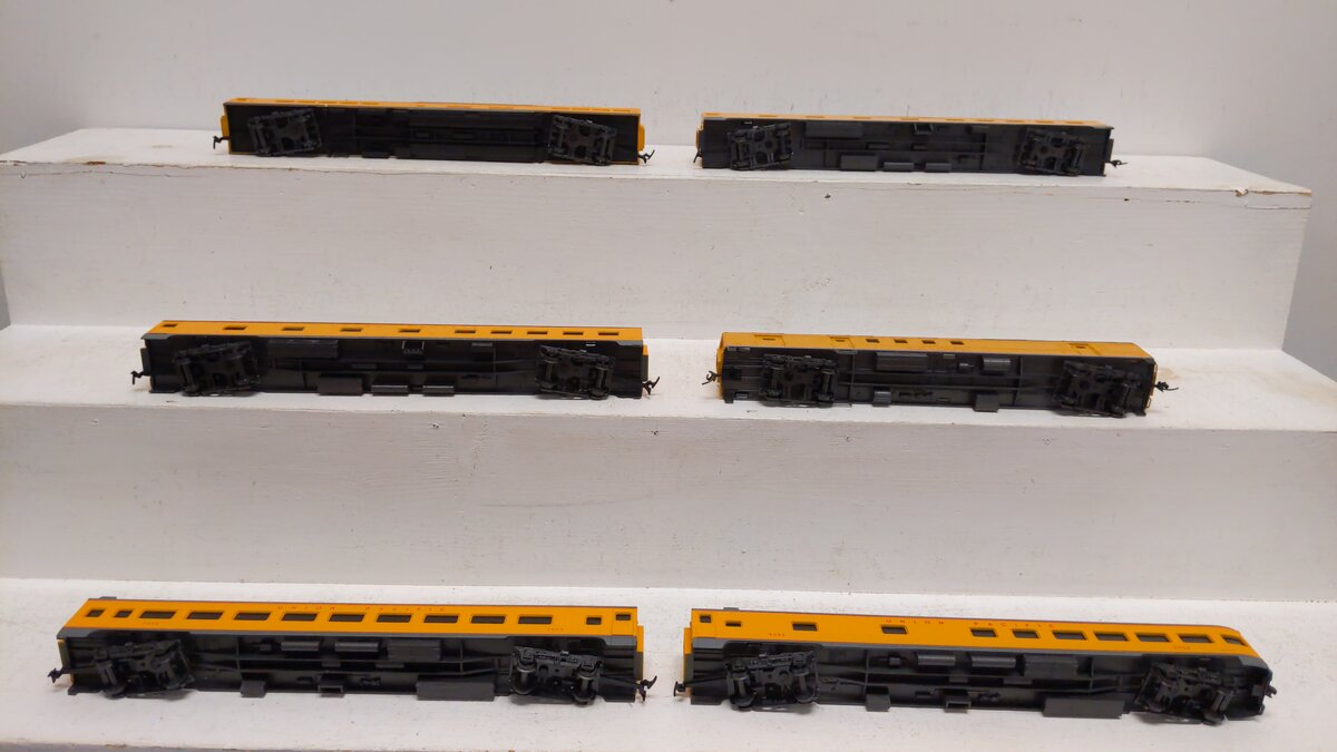 AHM HO Scale Assorted Union Pacific Passenger Cars [6] EX