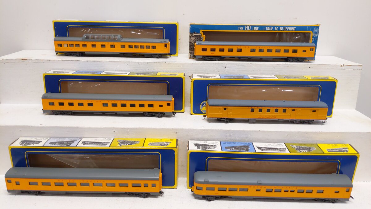 AHM HO Scale Assorted Union Pacific Passenger Cars [6] EX