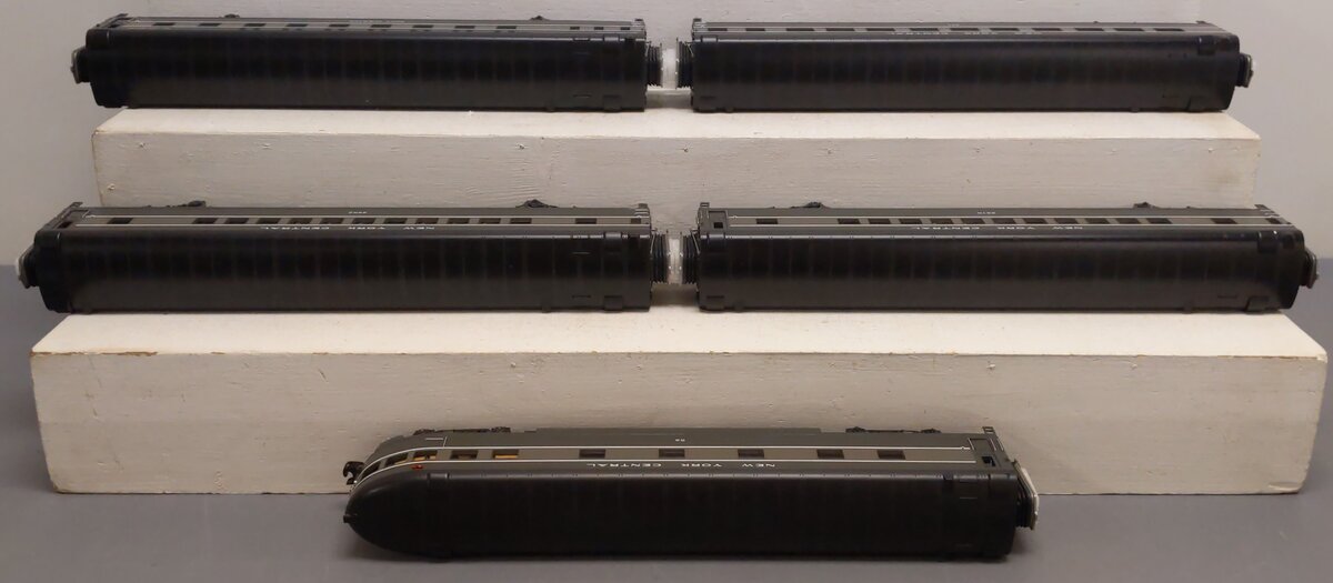 MTH 20-65283 O NYC 70' Streamlined Passenger 5-Car Car Set LN/Box