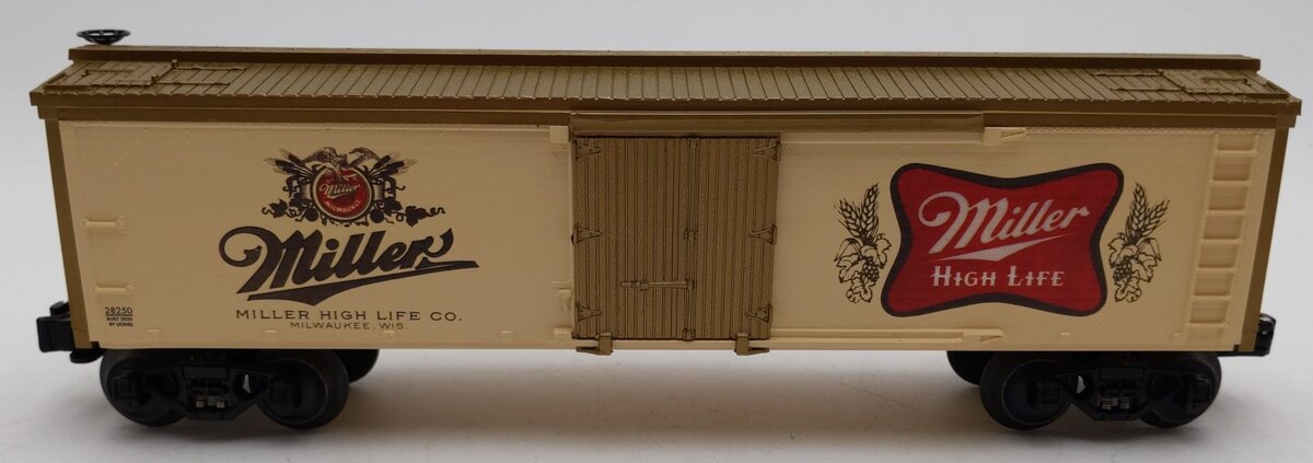 Lionel 2028250 O Gauge Miller High Life Reefer Car