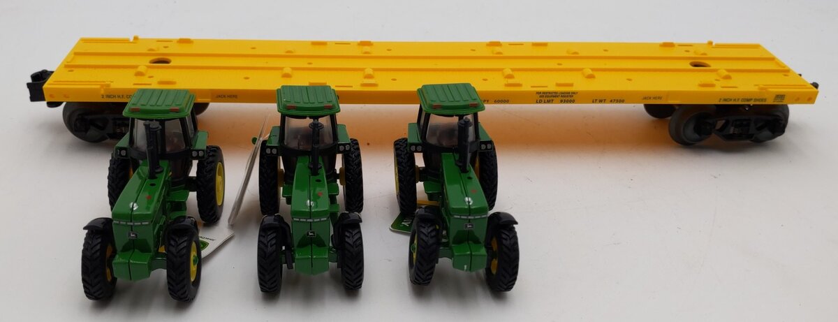 Lionel 2028380 John Deere Flatcar with Tractors LN/Box