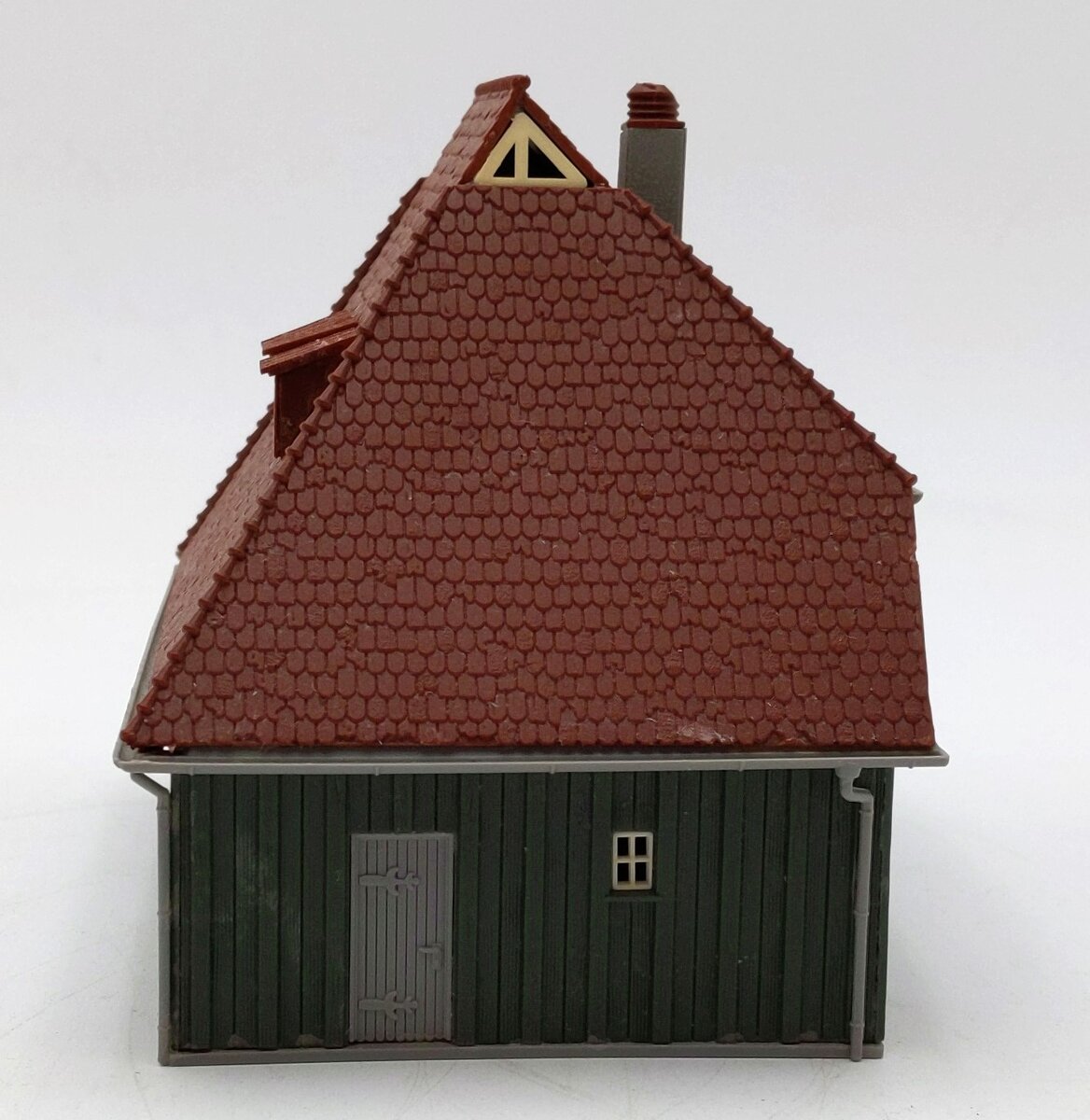 Vollmer 43680 HO Scale Winery Festival Kit Building Only- Assembled VG