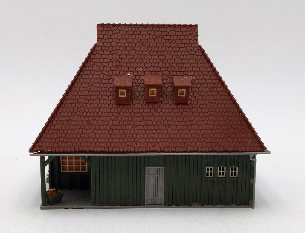 Vollmer 43680 HO Scale Winery Festival Kit Building Only- Assembled VG