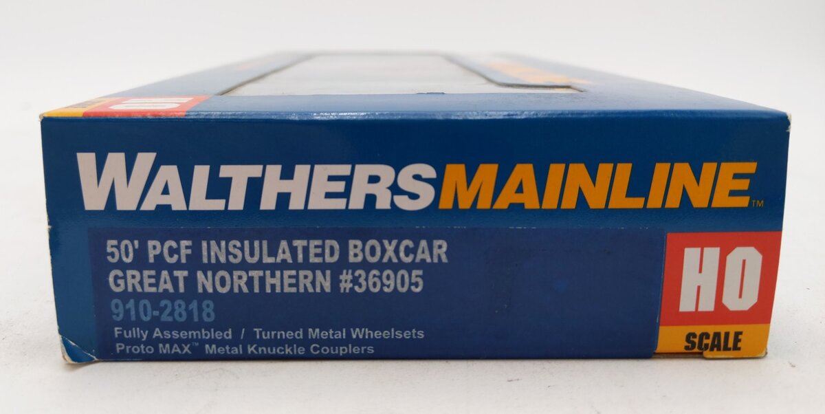 Walthers 910-2818 HO Great Northern 50' PC&F Insulated Boxcar #36905