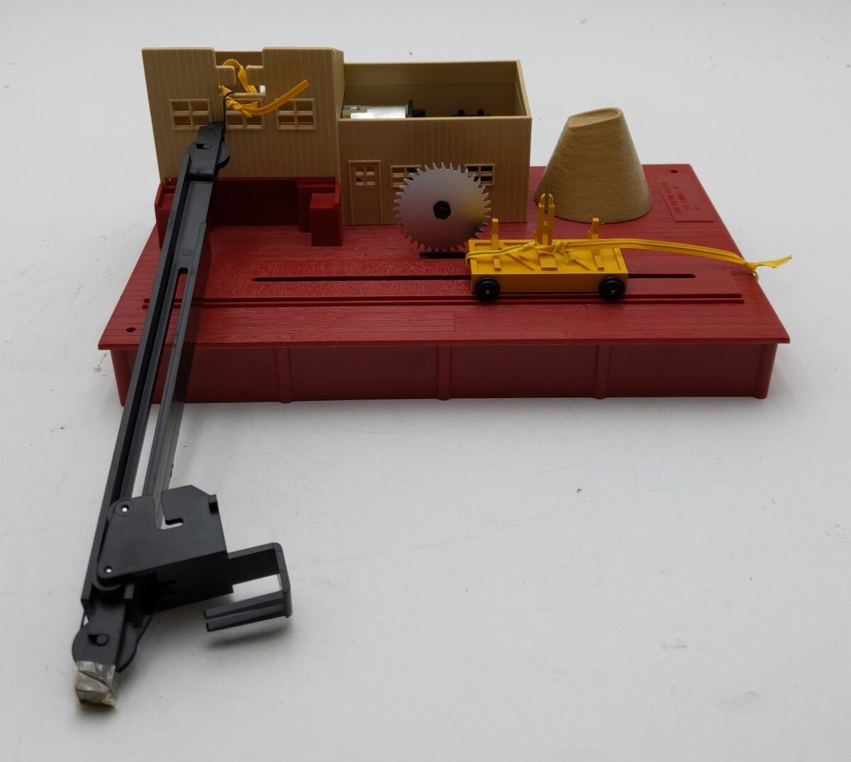 Lionel 4-2321 O Gauge Operating Sawmill LN/Box