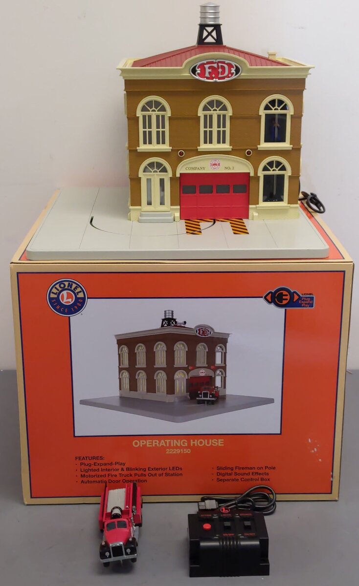 Lionel 2229150 Plug-Expand-Play Firestation