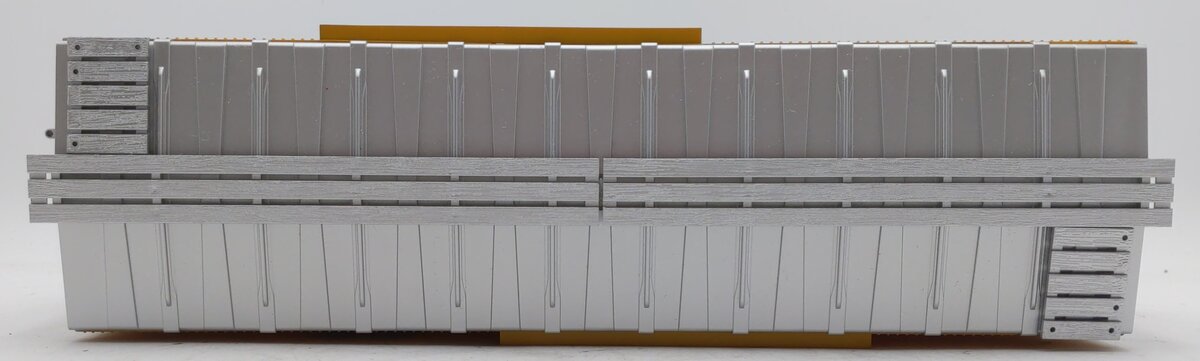 USA Trains R19151A G Union Pacific Yellow/Silver Boxcar #493010