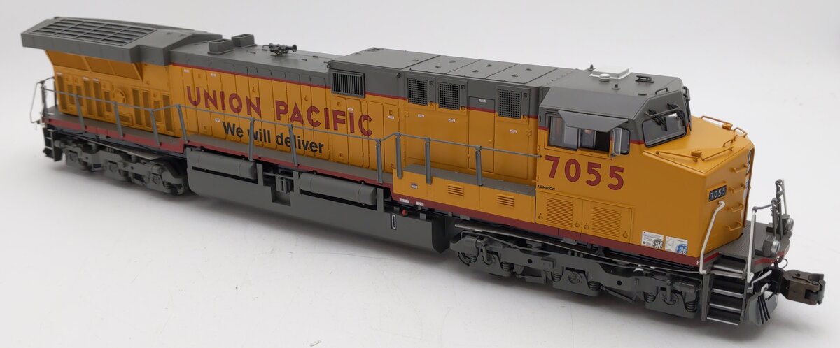 Lionel 6-28328 Union Pacific AC6000 Non-Powered Diesel Locomotive #7055