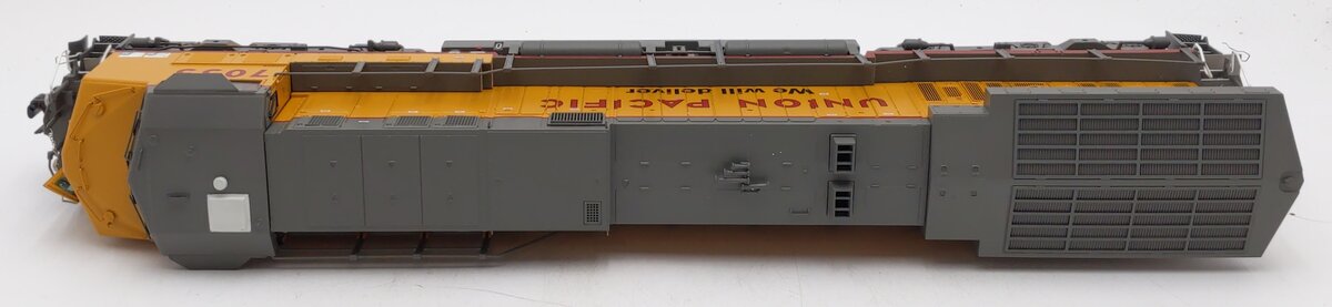 Lionel 6-28328 Union Pacific AC6000 Non-Powered Diesel Locomotive #7055