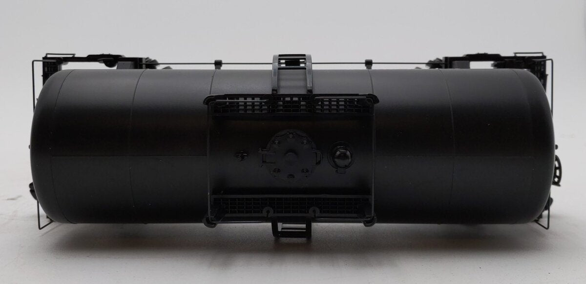 MTH 20-96240 O Gauge GATX 8K Gallon Tank Car #21680