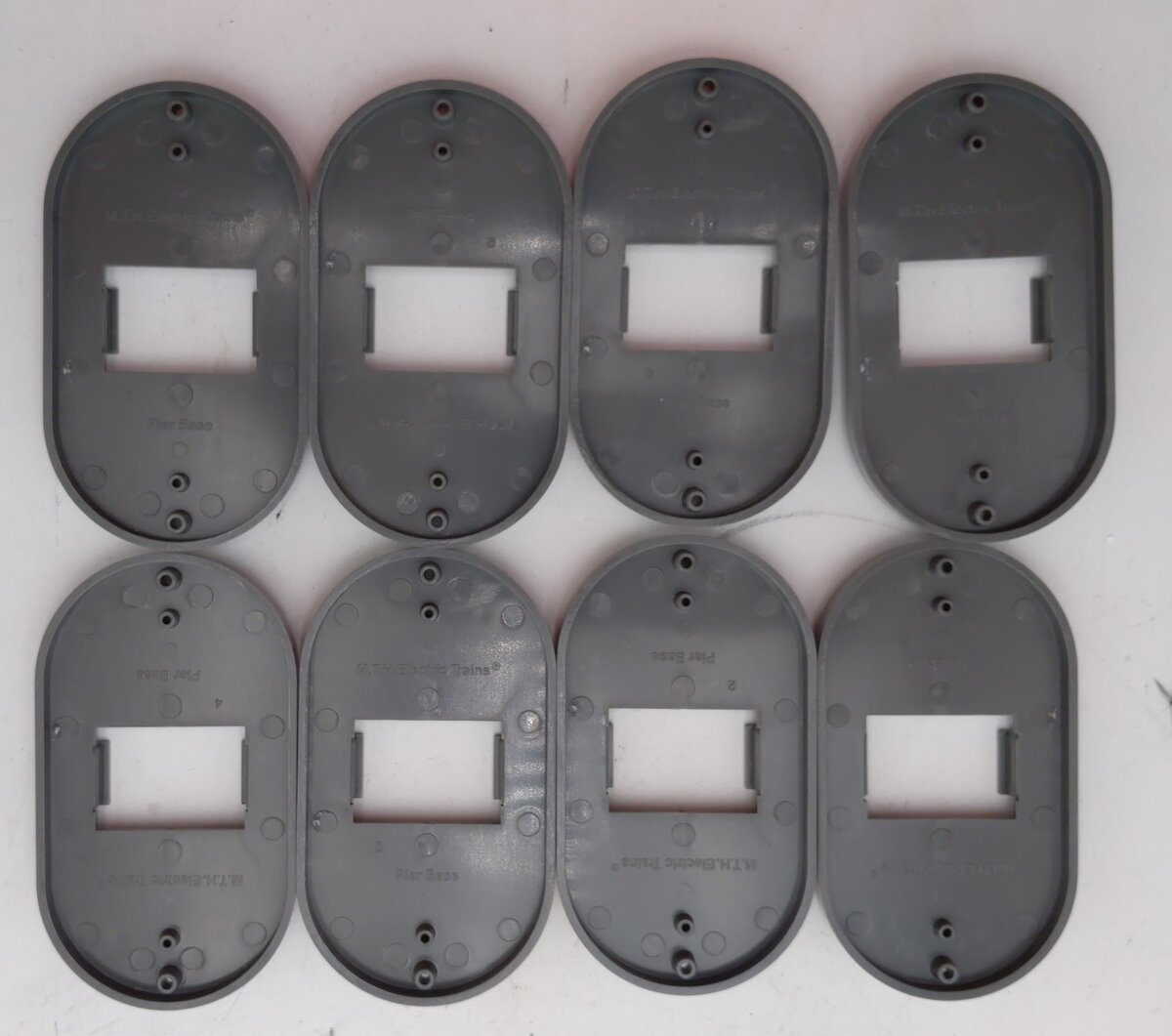 MTH 40-1136 O RealTrax Elevated Trestle System (Set of 8)