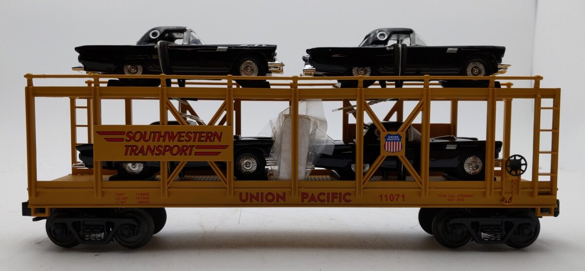 MTH 30-7674 O Gauge UP Southwestern Transport Auto Carrier W/Ertl T-Birds #11071 LN/Box