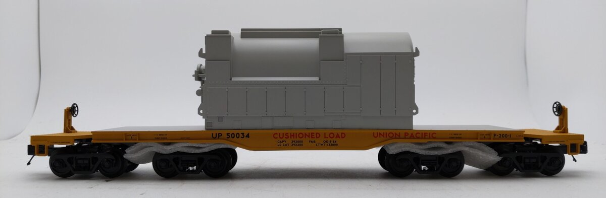 MTH 20-98728 O Gauge Union Pacific 47' TTX Heavy Flatcar w/ Transformer #50034