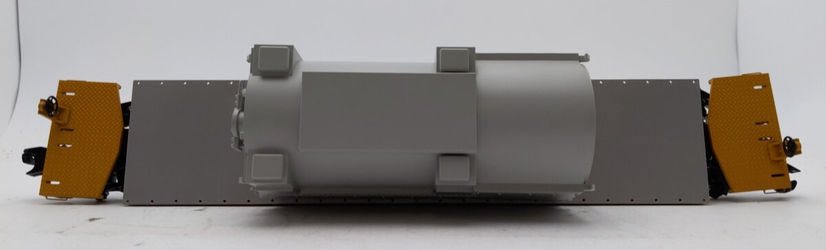 MTH 20-98728 O Gauge Union Pacific 47' TTX Heavy Flatcar w/ Transformer #50034