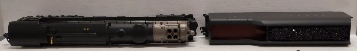 Lionel 6-18010 O PRR 6-8-6 Turbine Steam Locomotive & Tender with RS #6200 EX/Box