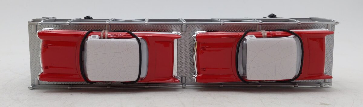 MTH 30-7656 O Gauge MTH Auto Carrier W/ 4 Die-cast 1957 Chevy Automobiles EX/Box