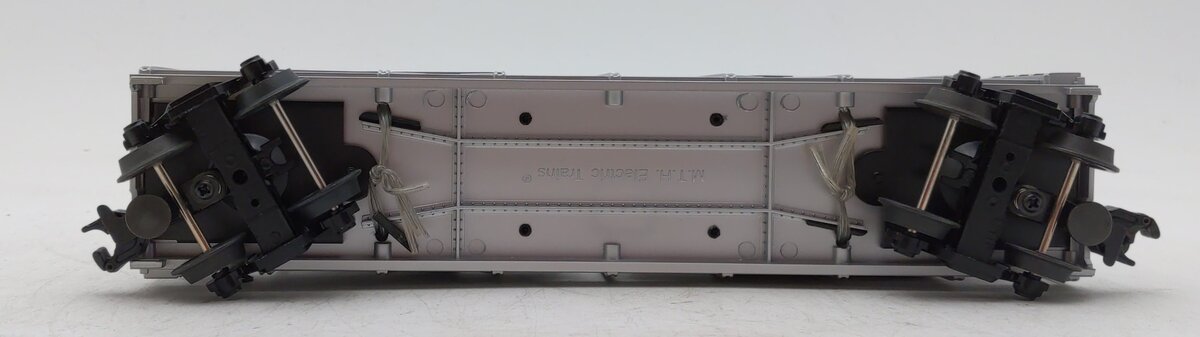 MTH 30-7656 O Gauge MTH Auto Carrier W/ 4 Die-cast 1957 Chevy Automobiles EX/Box