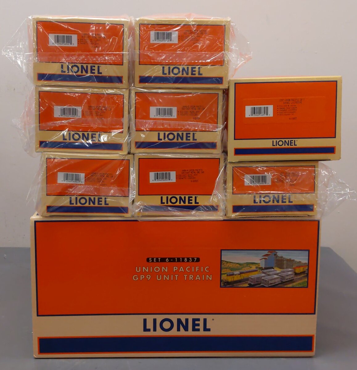 Lionel 6-11837 O Gauge Union Pacific GP9 Diesel Train Set MT/Box