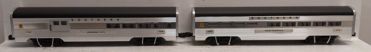 Lionel 6-39157 O Gauge Southern Aluminum Passenger Car (Set of 2) LN/Box