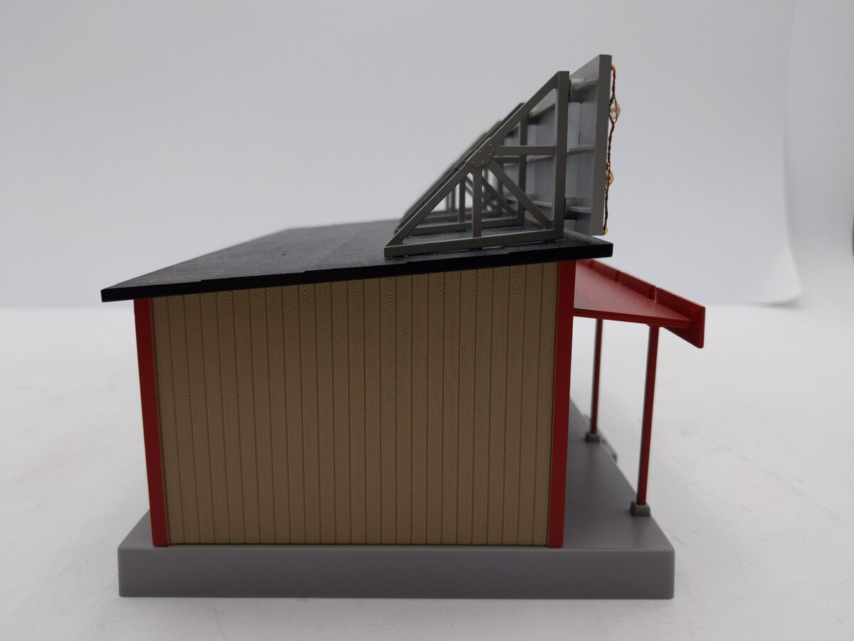 MTH 30-90577 O Christmas Trees Road Side Stand with Operating Christmas Lights
