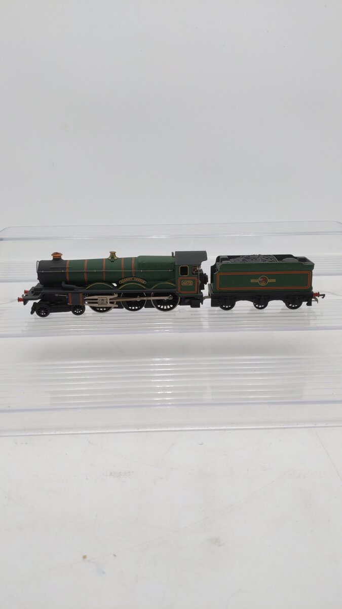 Wrenn Railways 2221 OO Scale Cardiff Castle Steam Locomotive & Tender # 4075 EX/Box