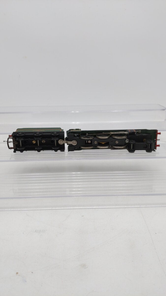 Wrenn Railways 2221 OO Scale Cardiff Castle Steam Locomotive & Tender # 4075 EX/Box