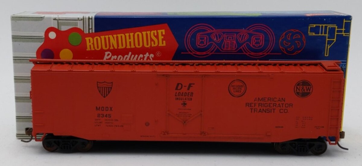 Roundhouse HO ART 1362 50' FMC Plug Door Insulated Boxcar #2345 - Kadee Couplers EX/Box