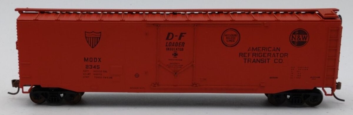 Roundhouse HO ART 1362 50' FMC Plug Door Insulated Boxcar #2345 - Kadee Couplers EX/Box