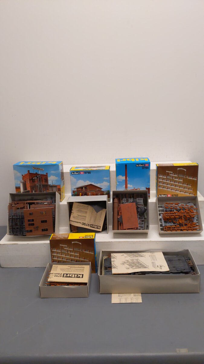 Kibri B-9798 HO Scale Farben AG Paint Factory: 5 Boxes Building Kit