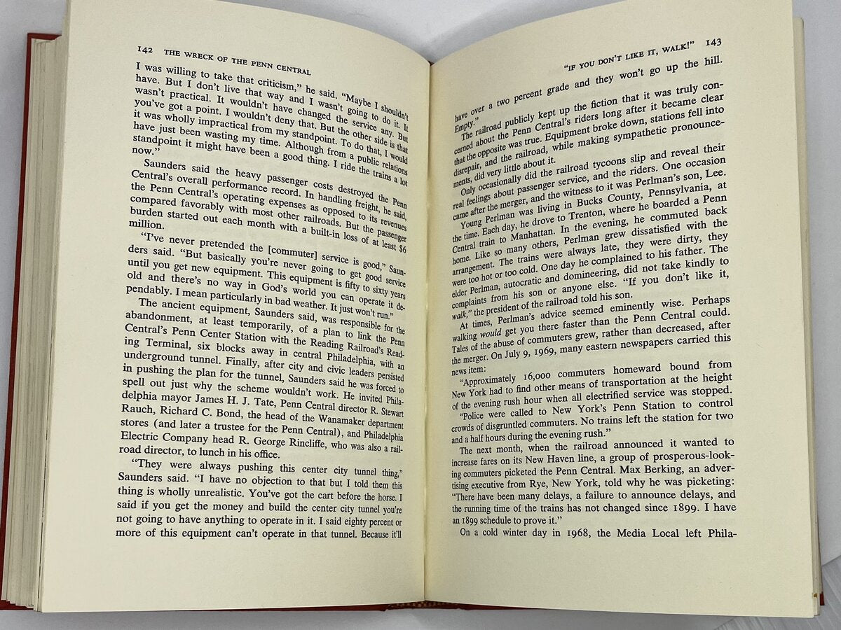 The Wreck of the Penn Central Paperback Book By Joseph R Daughen, Peter Binzen VG