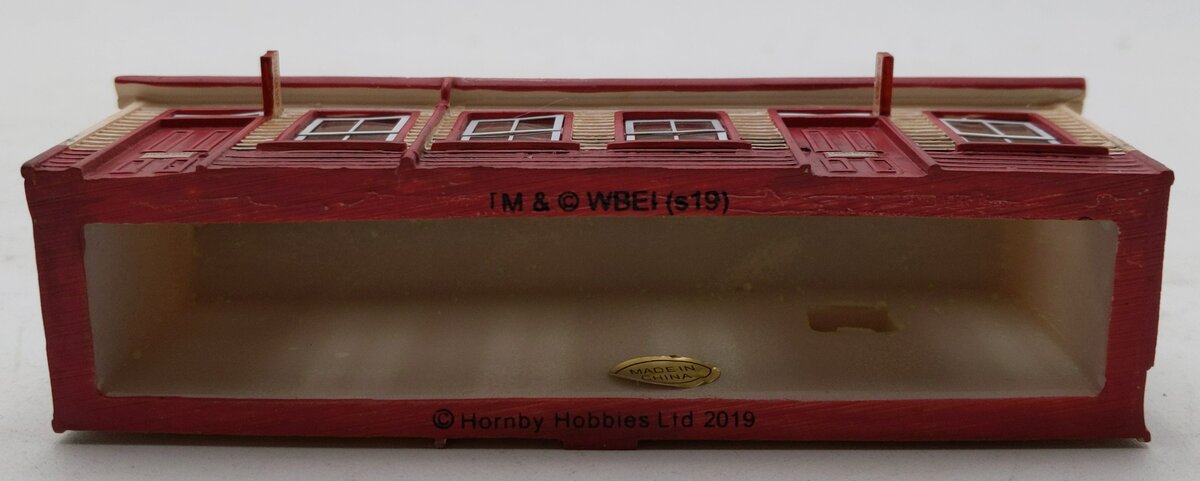 Hornby R7233 OO Hogsmeade - Station Waiting Room