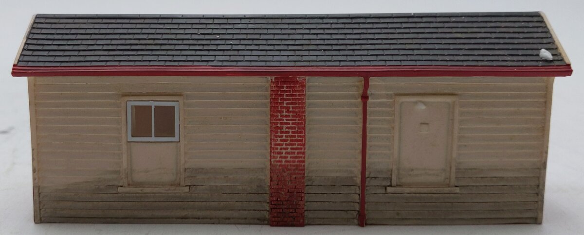 Hornby R7233 OO Hogsmeade - Station Waiting Room