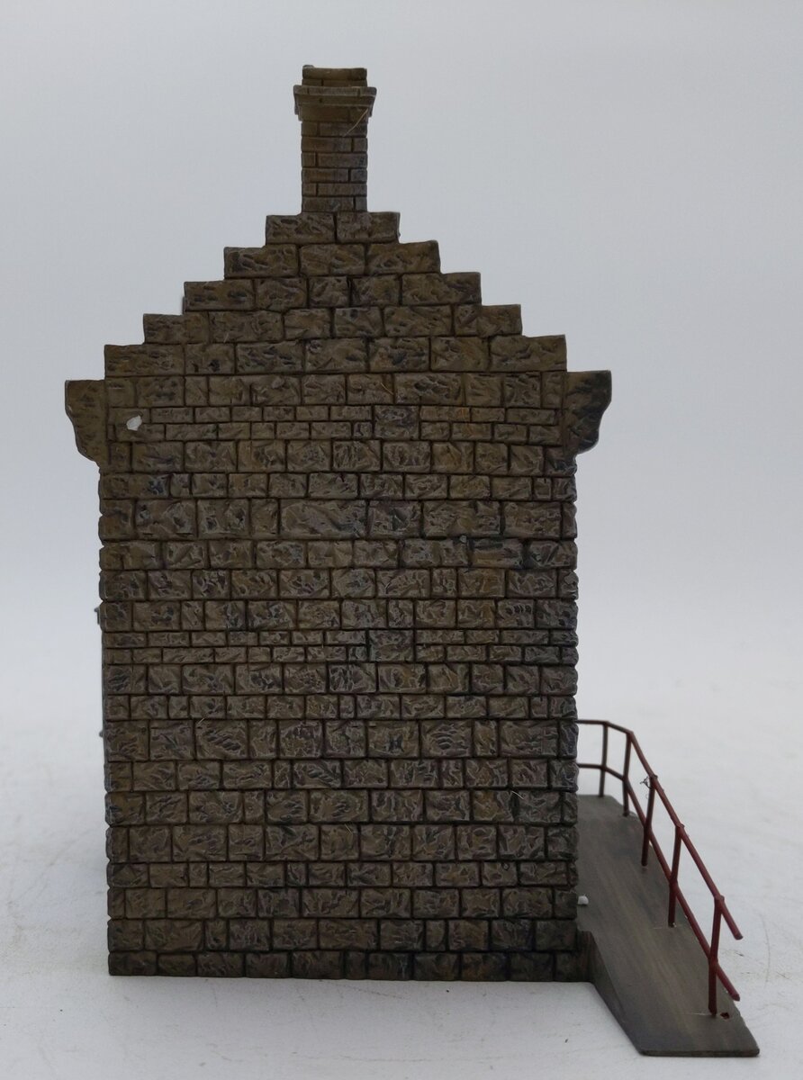 Hornby R7230 OO Hogsmeade Station Building
