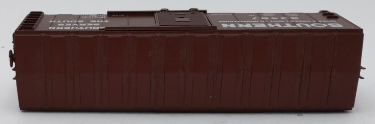 Athearn HO SOU 50' Ext. Post Boxcar #23487 - Kadee Couplers EX