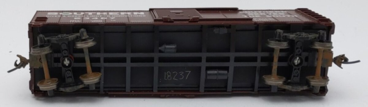 Athearn HO SOU 50' Ext. Post Boxcar #23487 - Kadee Couplers EX