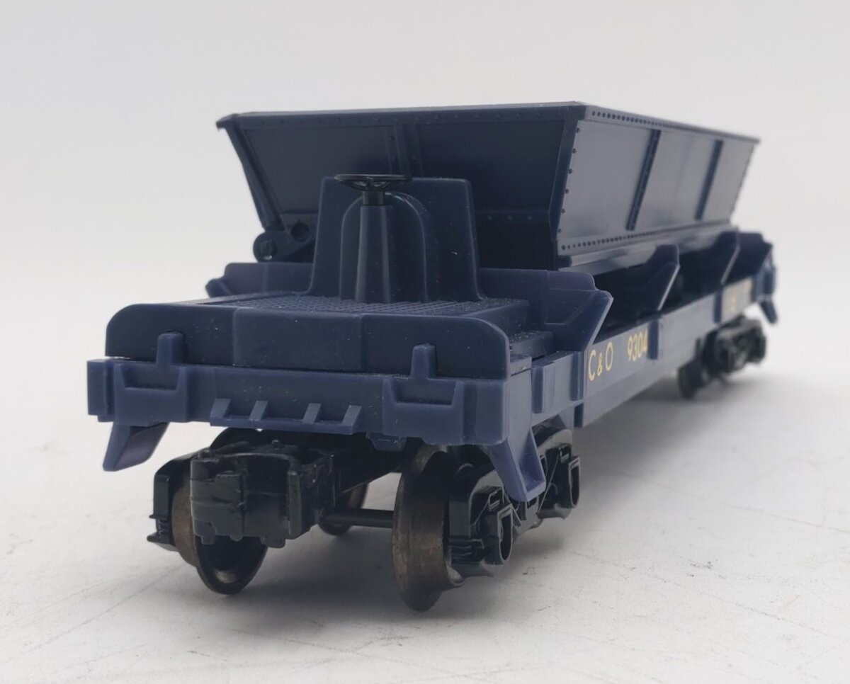 Lionel 6-9304 O Gauge Chesapeake & Ohio Operating Ore Dump Car NIB