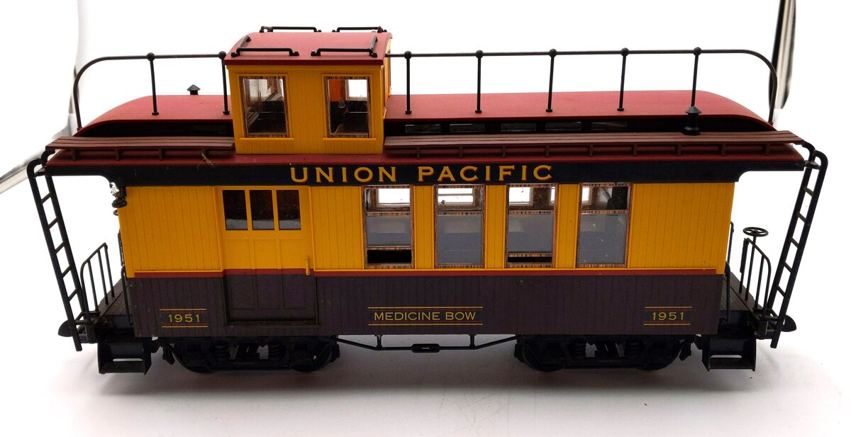 Piko 38640 G Union Pacific Drover's Caboose #1951