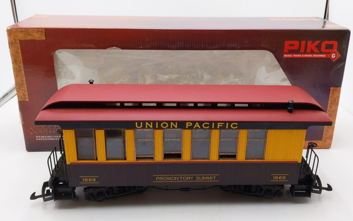 Piko 38648 G Scale Union Pacific Wood Coach #1869