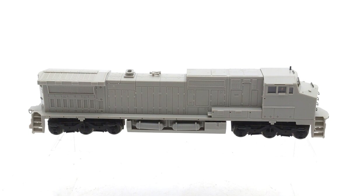 Bachmann Spectrum 86001 HO Undecorated GE Dash 8-40CW Diesel Locomotive