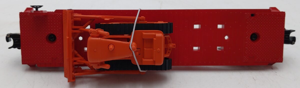 Lionel 6-26023 O Gauge PWC 6816 Flatcar w/ Bulldozer LN/Box