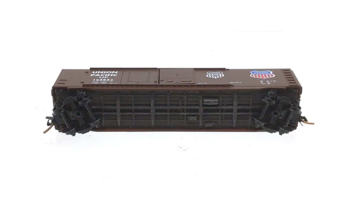 Micro-Trains 03300210 N UP 50' Plug & Sliding Door Boxcar #163532 Custom LN