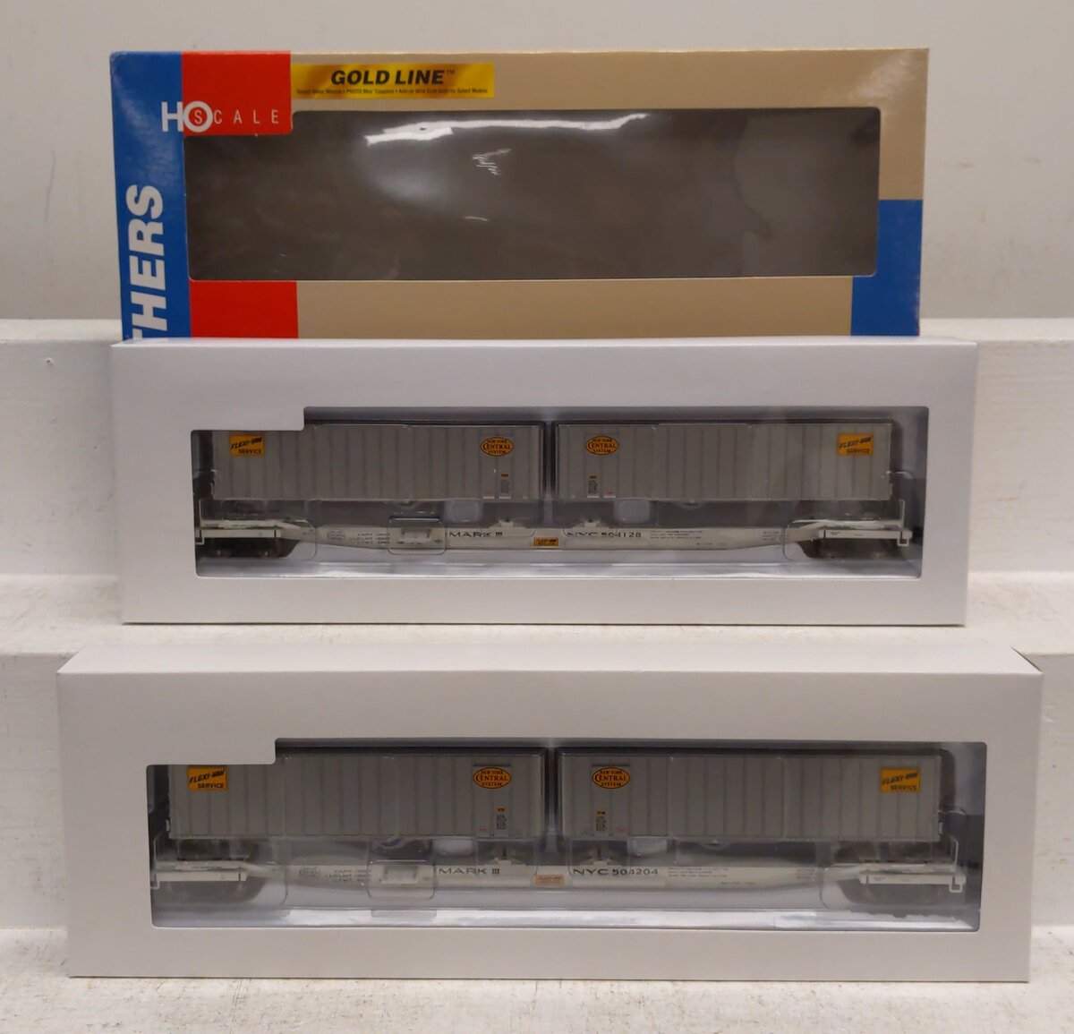 Walthers 932-23925 HO NYC Gold Line Flexi-Van Flatcar w/Two Trailers (Set of 2)
