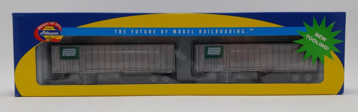 Athearn 70938 HO 40' Penn Central Fruehauf Exterior Post Z-Van (Set of 2)
