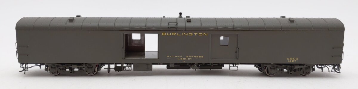 Rapido Trains 106173 HO Chicago Burlington & Quincy Baggage Express #1027