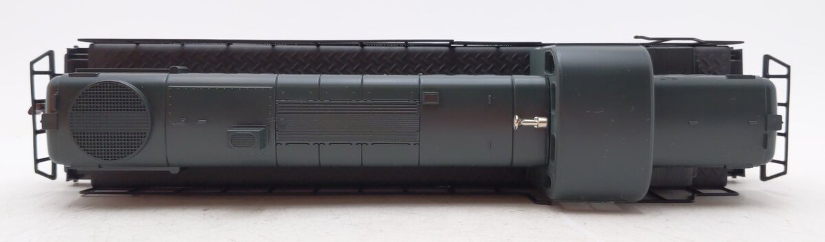 Lionel 6-18832 O Gauge Pennsylvania RSD-4 Diesel Locomotive #8446 LN/Box