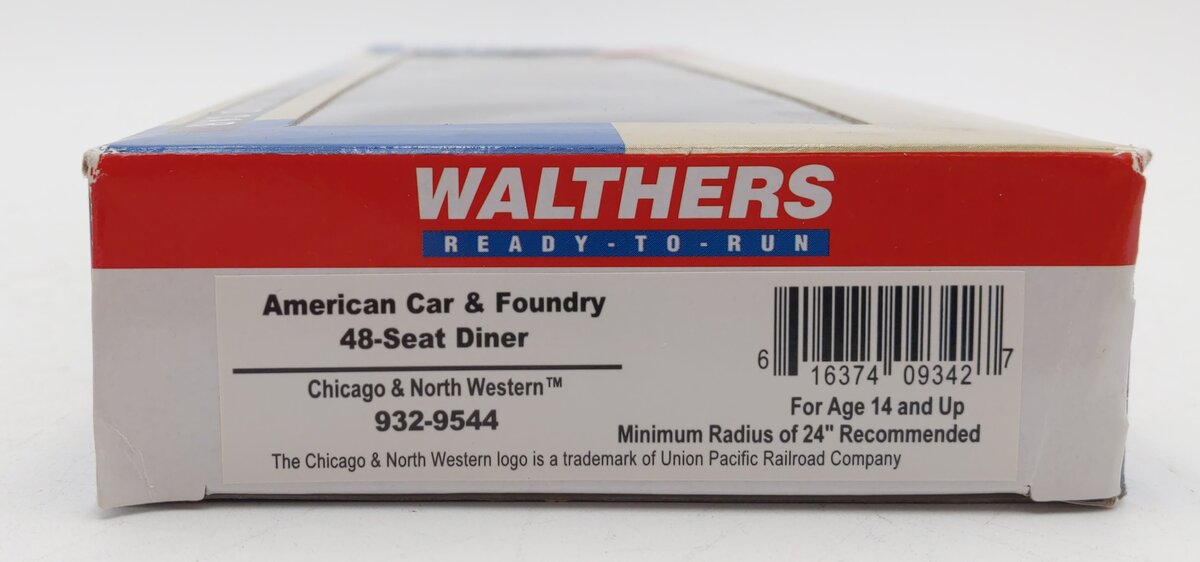 Walthers 932-9544 C&NW Streamliner Pool 85' ACF 48-Seat Diner #3032