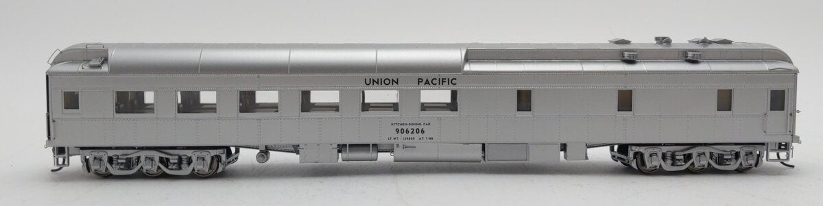Walthers 932-10175 HO Union Pacific MOW Heavyweight 36-Seat Diner Car #906206
