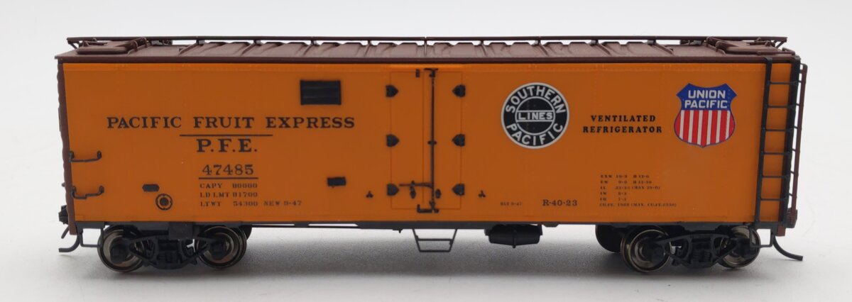 InterMountain 45501-73 Pacific Fruit Express Steel Sided Ice Bunker Car EX/Box