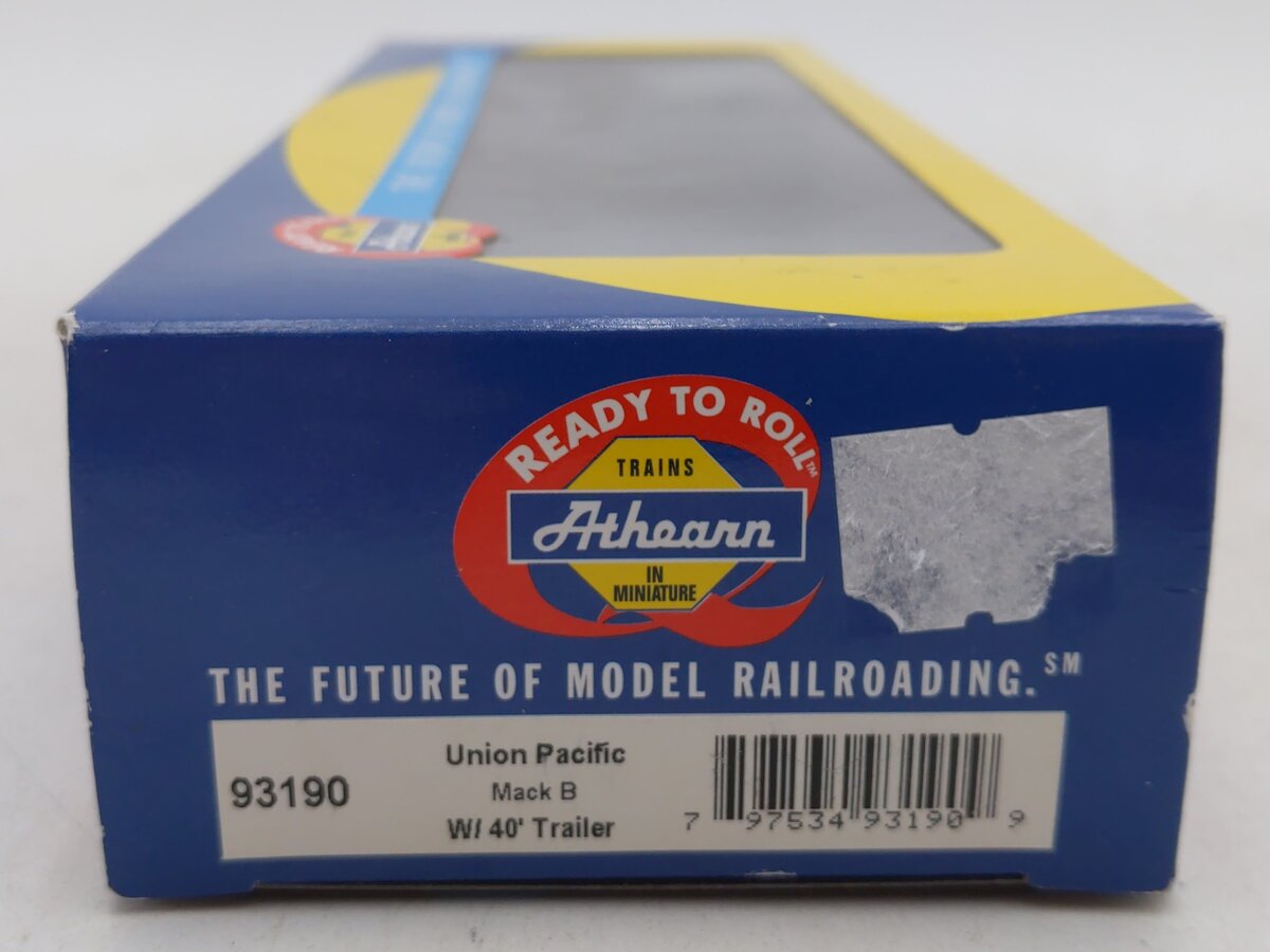 Athearn 93190 HO RTR Union Pacific Mack B Tractor w/ 40' Trailer