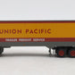 Athearn 93190 HO RTR Union Pacific Mack B Tractor w/ 40' Trailer